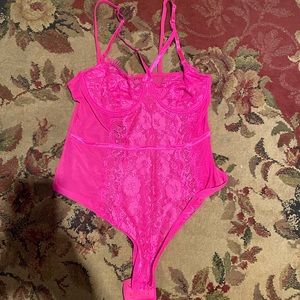 Never worn Fashion Nova Bodysuit